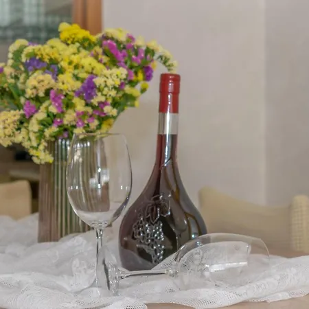 Omiska Apartamento *